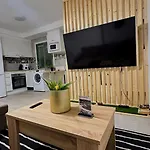 Apartment Blessed Holidays In A New And Equipped Apartment, Wi-fi